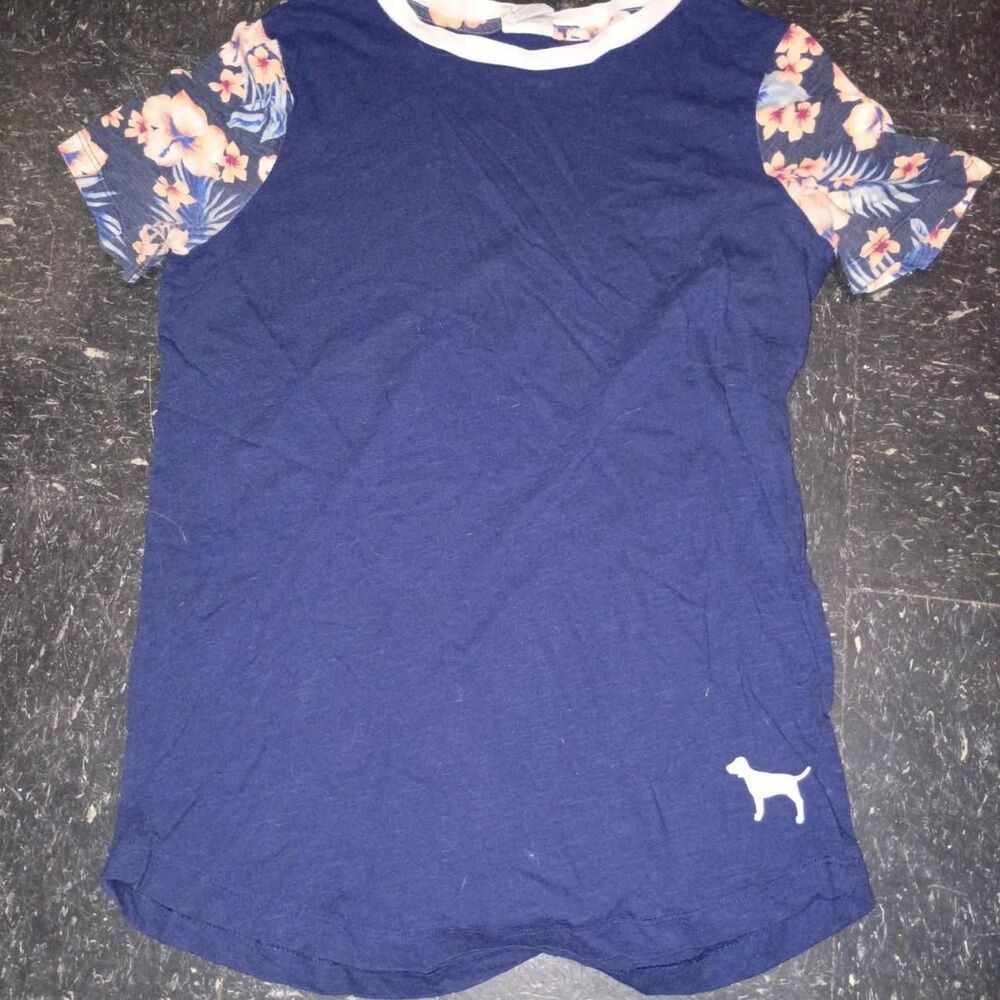 Victoria secret Women's T-shirt